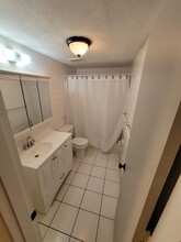 1874 Beacon St, Unit 4 in Brookline, MA - Building Photo - Building Photo