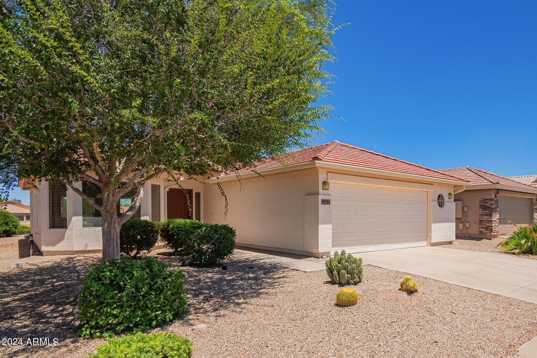 138 N Nueva Ln in Casa Grande, AZ - Foto de edificio