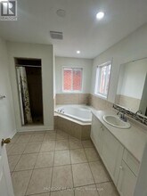 36 Thimbleberry St in Brampton, ON - Building Photo - Building Photo