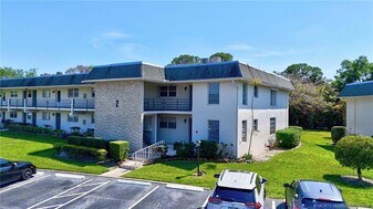 1900 S Kanner Hwy, Unit 108 in Stuart, FL - Building Photo