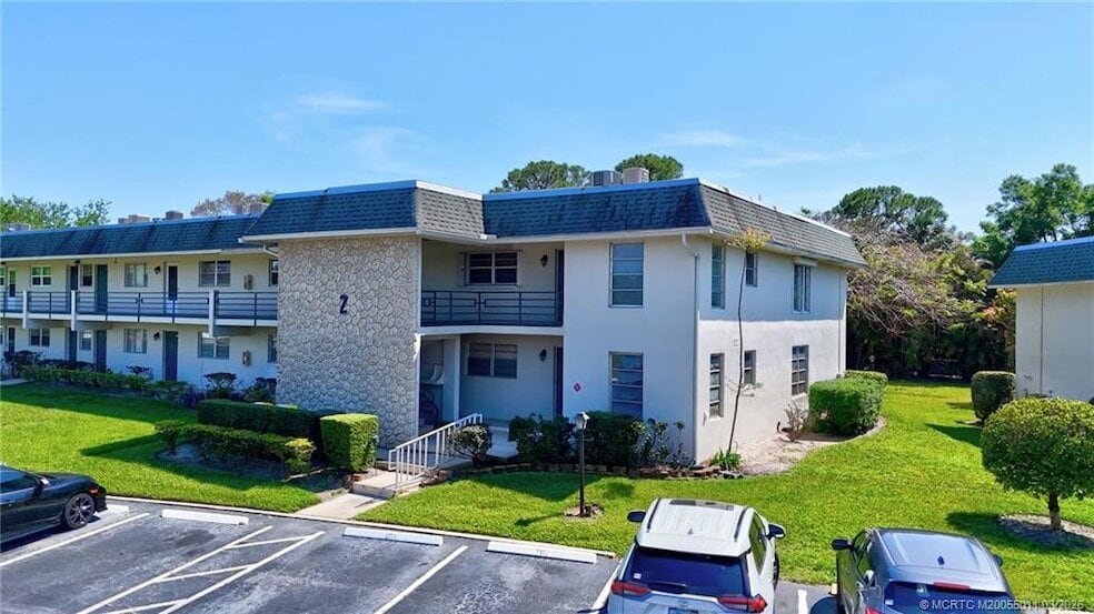 1900 S Kanner Hwy, Unit 108 in Stuart, FL - Foto de edificio