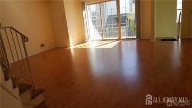 813 Plymouth Rd in North Brunswick, NJ - Building Photo - Building Photo