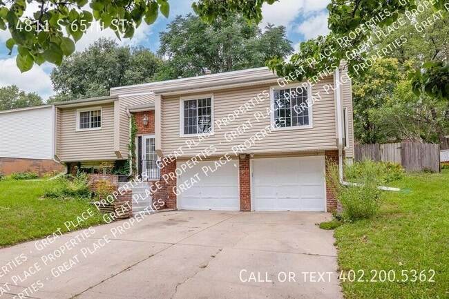 4811 S 65th St in Lincoln, NE - Building Photo - Building Photo