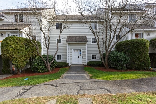 100 Merrimack Ave in Dracut, MA - Building Photo - Building Photo