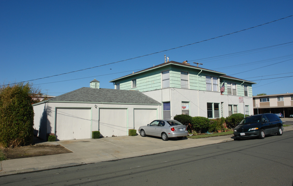 345 S 38th St in Richmond, CA - Building Photo