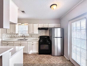 5214 Fairgreen Ln in Houston, TX - Foto de edificio - Building Photo