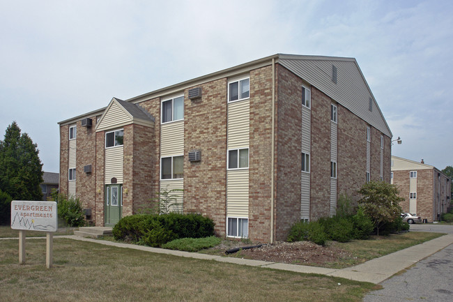 Evergreen Prairie in Wyoming, MI - Building Photo - Building Photo