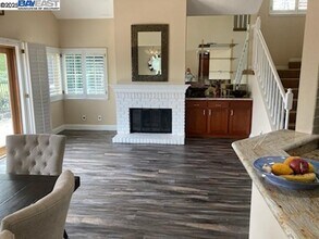 300 S Eagle Nest Ln in Danville, CA - Building Photo - Building Photo