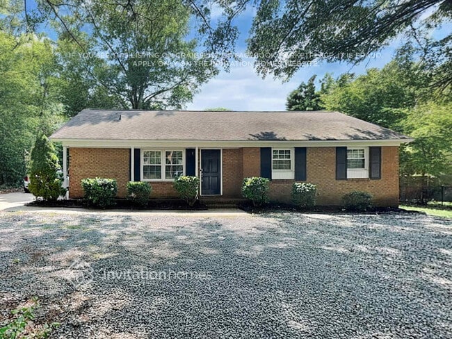 property at 812 E John St