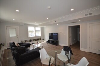 106 Kenrick St, Unit 2 in Boston, MA - Building Photo - Building Photo