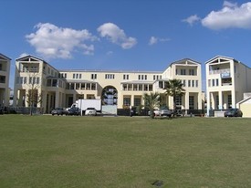 Seaside Lyceum Gateway Apartamentos