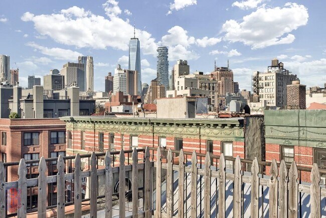 232 Elizabeth St in New York, NY - Building Photo - Building Photo