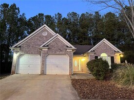 2400 Miller Oaks Cir in Decatur, GA - Building Photo