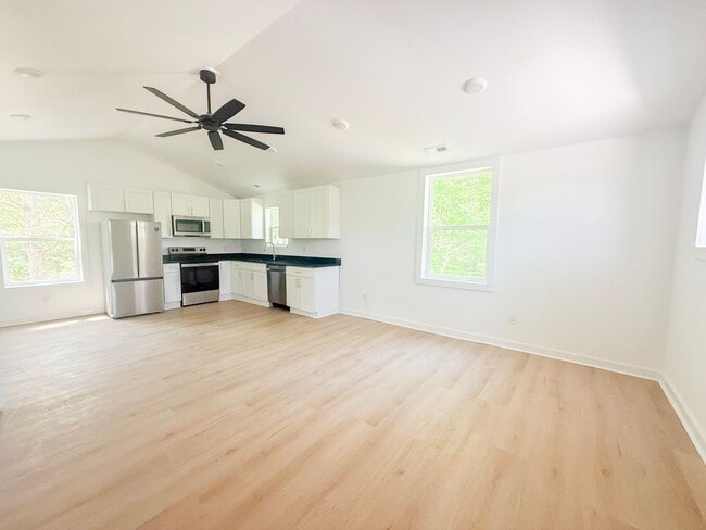 2519 Cherry Creek Rd in Sparta, TN - Building Photo - Building Photo