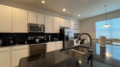 720 Las Fuentes Dr in Kissimmee, FL - Building Photo - Building Photo