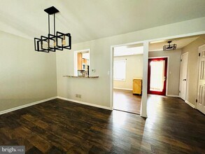 137 Krista Ct in Chalfont, PA - Building Photo - Building Photo