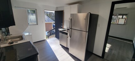 1207 Colfax St, Unit B in Durham, NC - Building Photo - Building Photo