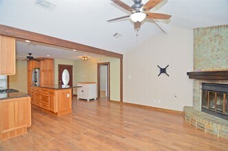 11731 Bowie Dr in La Porte, TX - Building Photo - Building Photo