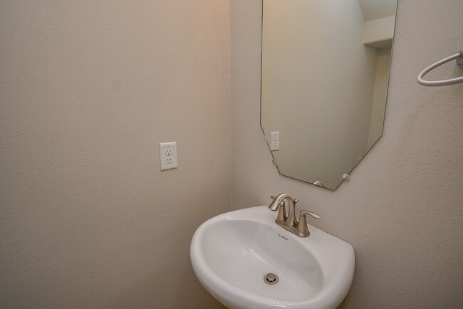 6003 Hickory Hollow Dr in Pearland, TX - Building Photo - Building Photo