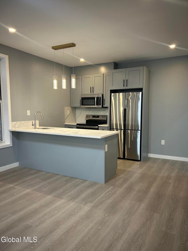 552 Congress St in Troy, NY - Building Photo - Building Photo