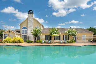 Longboat Key in Houston, TX - Building Photo