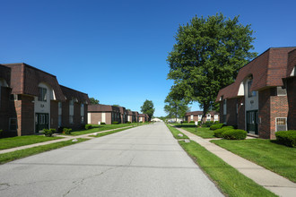 Casa San Marino in Brownstown, MI - Foto de edificio - Building Photo