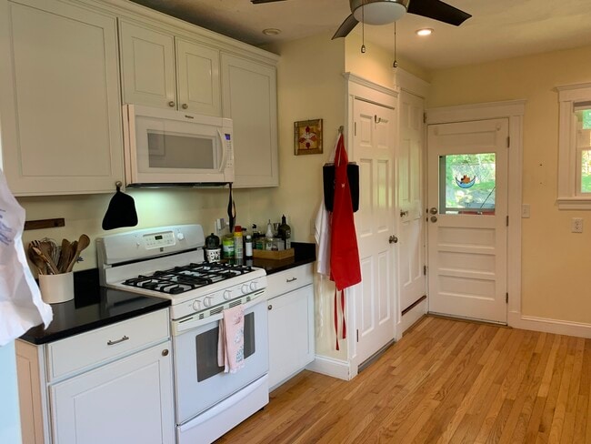 1045 Adams St, Unit Adams st