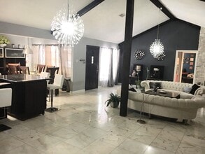 5908 Kiam St in Houston, TX - Building Photo - Building Photo