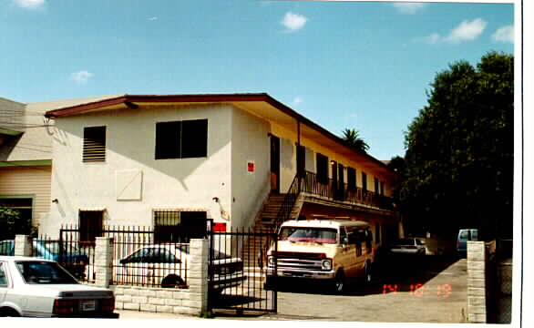 136 E 29TH ST in Los Angeles, CA - Building Photo - Building Photo