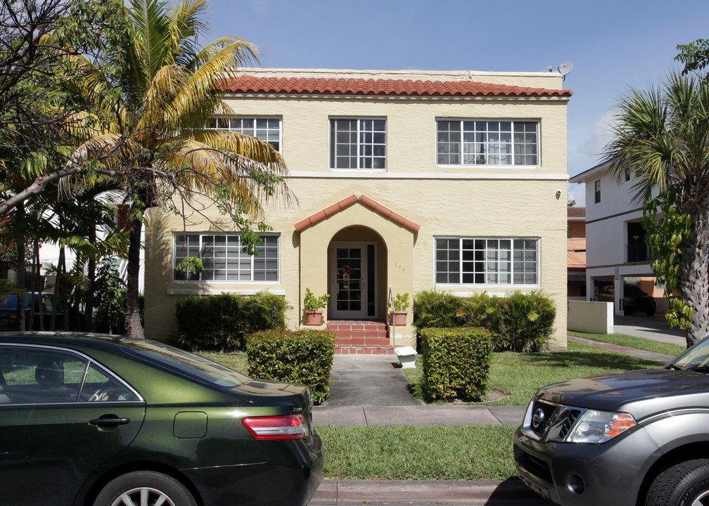 223 Phoenetia Ave in Coral Gables, FL - Building Photo