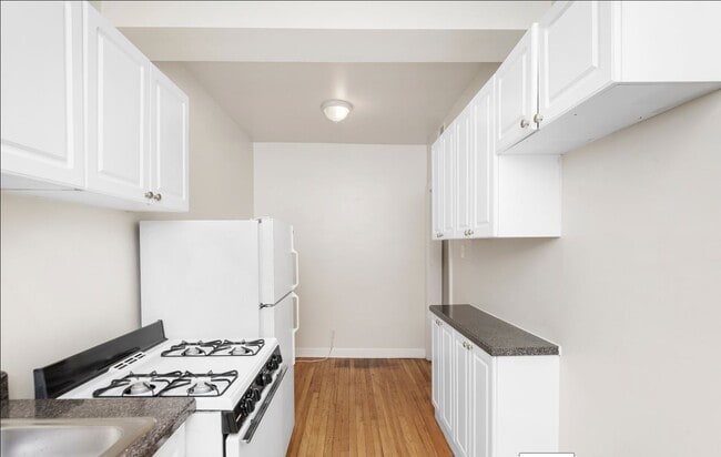 555 W Aldine Ave, Unit 552-N3 in Chicago, IL - Building Photo - Building Photo