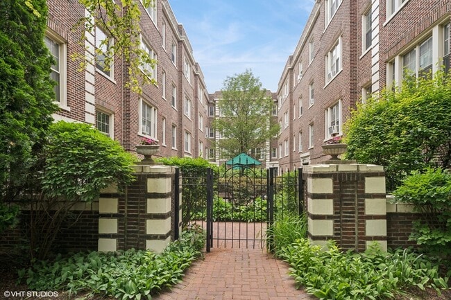 property at 445 N Lombard Ave