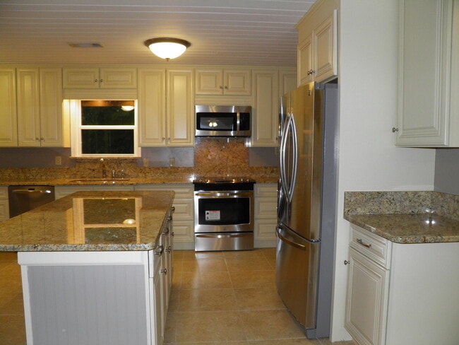 203 Yancey St in Fort Walton Beach, FL - Building Photo - Building Photo