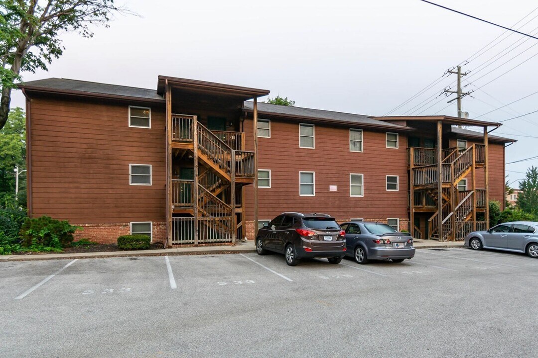 537 E Smith Ave in Bloomington, IN - Building Photo