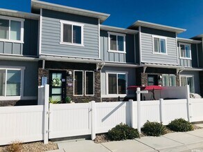 12547 Bullion Falls Dr in Riverton, UT - Building Photo - Building Photo