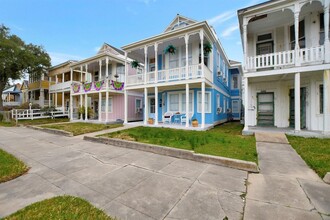 1604 Avenue L in Galveston, TX - Foto de edificio - Building Photo