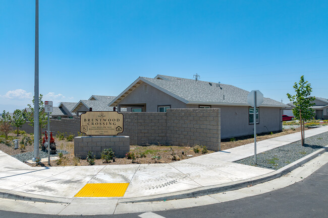 Brenwtood Crossing in Bakersfield, CA - Building Photo - Building Photo