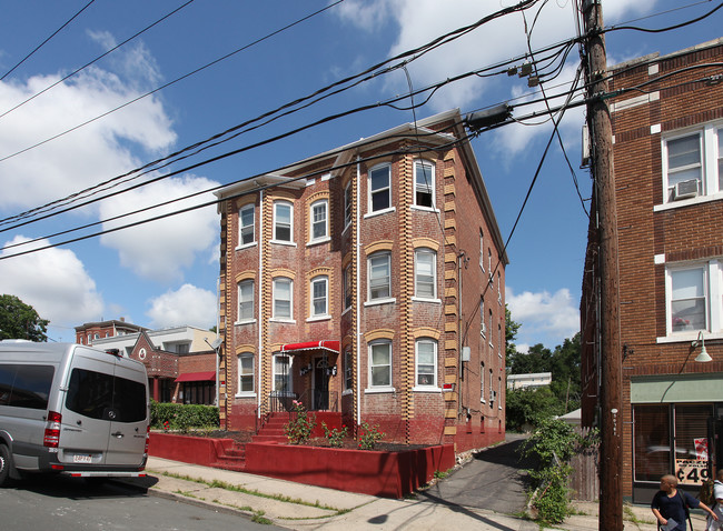 217 Broad St in New Britain, CT - Building Photo - Building Photo