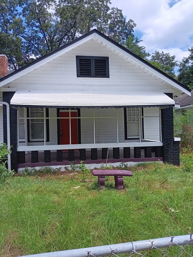 property at 1011 Sayre St