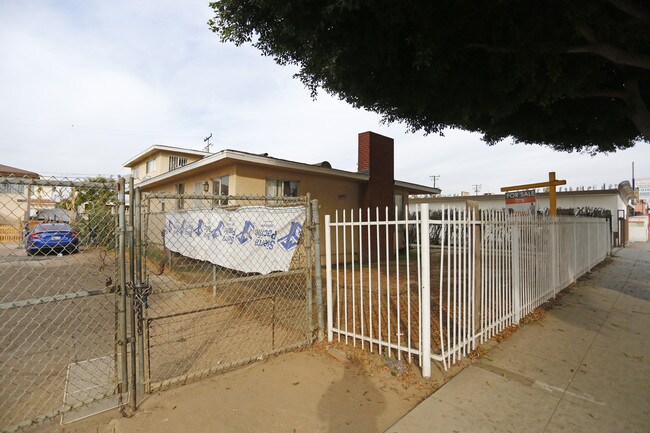 11825 S Vermont Ave in Los Angeles, CA - Building Photo - Building Photo