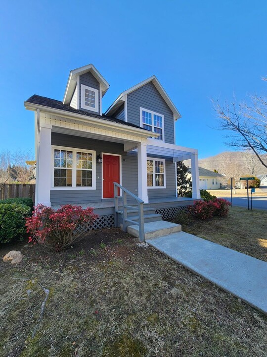 50 Cotton Creek Cir in Black Mountain, NC - Building Photo