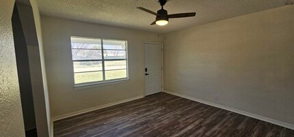 1404 Deville St in Wichita Falls, TX - Building Photo - Building Photo