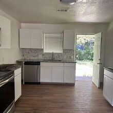 1806 Up the Grove St in Greenville, TX - Building Photo - Building Photo