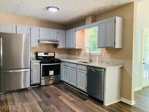 30 Standing Rock Rd in Senoia, GA - Building Photo - Building Photo