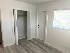 4911 NE 19th Ave, Unit Unit 4 in Fort Lauderdale, FL - Building Photo - Building Photo