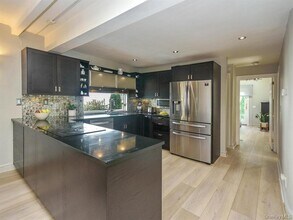 20 Oldwood Rd S in Port Washington, NY - Building Photo - Building Photo