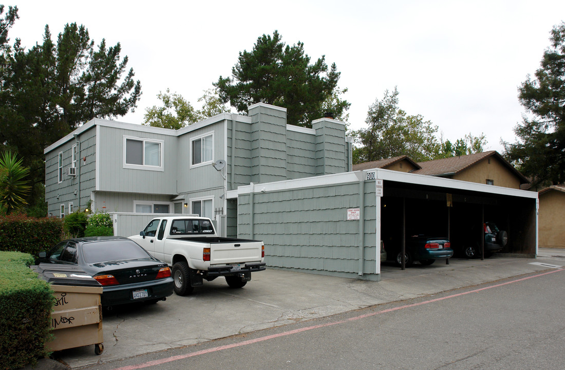 900 Civic Center Dr in Rohnert Park, CA - Building Photo