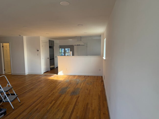 280 Pemaco Ln in Uniondale, NY - Building Photo - Building Photo