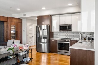 10 Taber St in Boston, MA - Building Photo - Building Photo