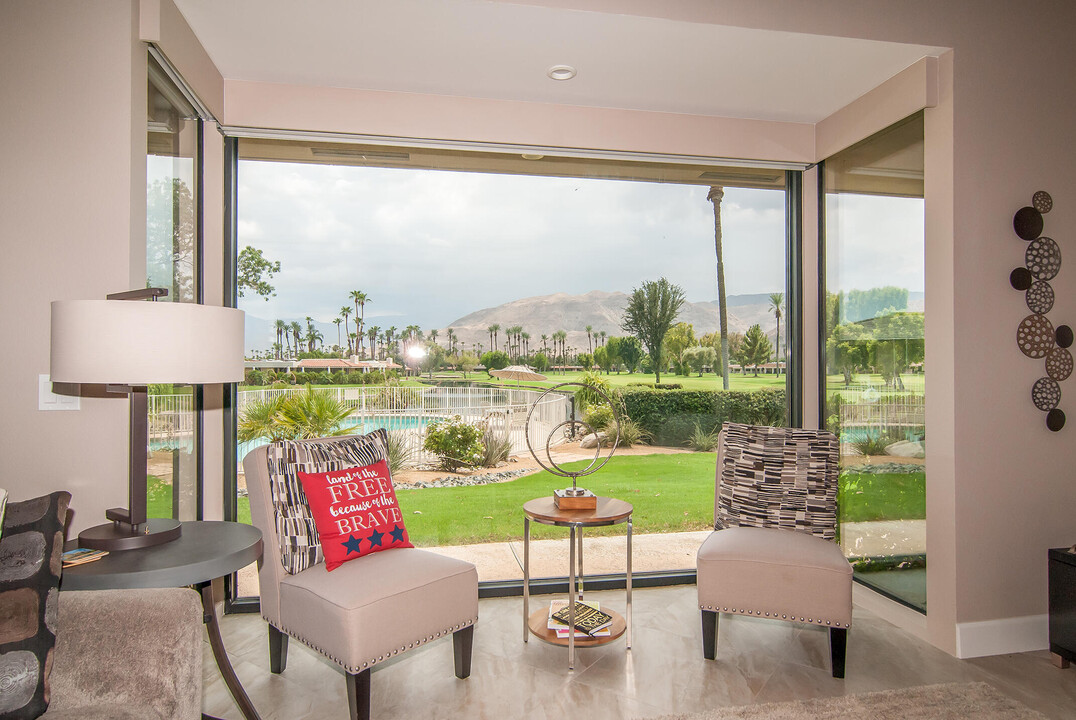 15 Columbia Dr in Rancho Mirage, CA - Building Photo